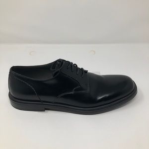 DKNY Men’s Shiny Leather Oxford Dress Shoe - Black